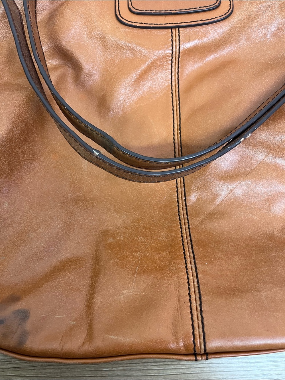 HOBO Sheila Medium Satchel - Picture 7 of 10